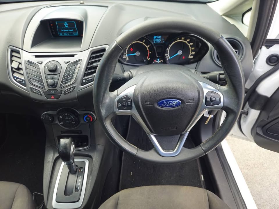 2014 Ford Fiesta- abn finance 9.jpg